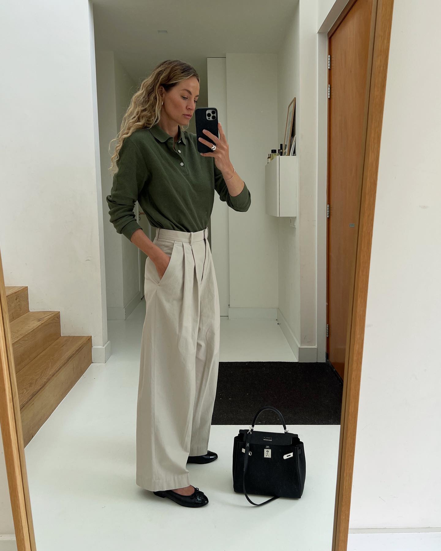 Blogger thời trang gợi ý 10 cách diện đồ thanh lịch, tôn dáng khi đi giày bệt- Ảnh 7. Blogger thời trang gợi ý 10 cách diện đồ thanh lịch, tôn dáng khi đi giày bệt- Ảnh 7.